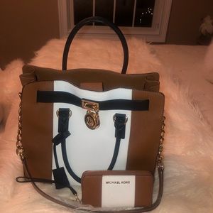 Micheal Kors matching handbag and wallet